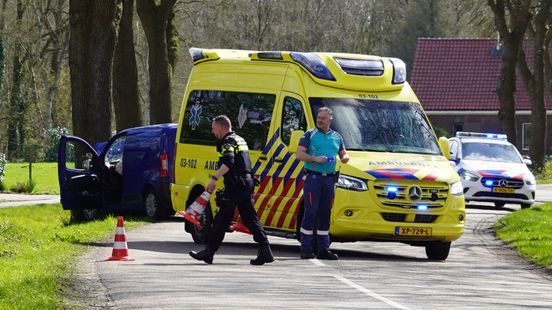 Gewonde bij ongeluk met bestelbusje. Gewonde bij ongeluk met bestelbusje.