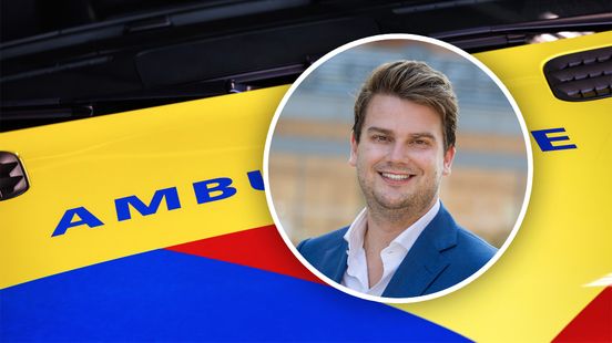 Wethouder regelt verkeer na aanrijding. Wethouder regelt verkeer na aanrijding.