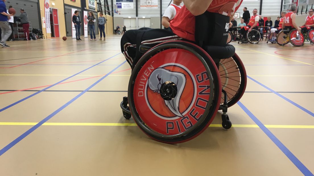 Basketbalvereniging Pigeons bestaat 40 jaar en dat viert de club met een speciaal rolstoelbasketbaltoernooi. Dat heeft de club nog nooit eerder gedaan.
