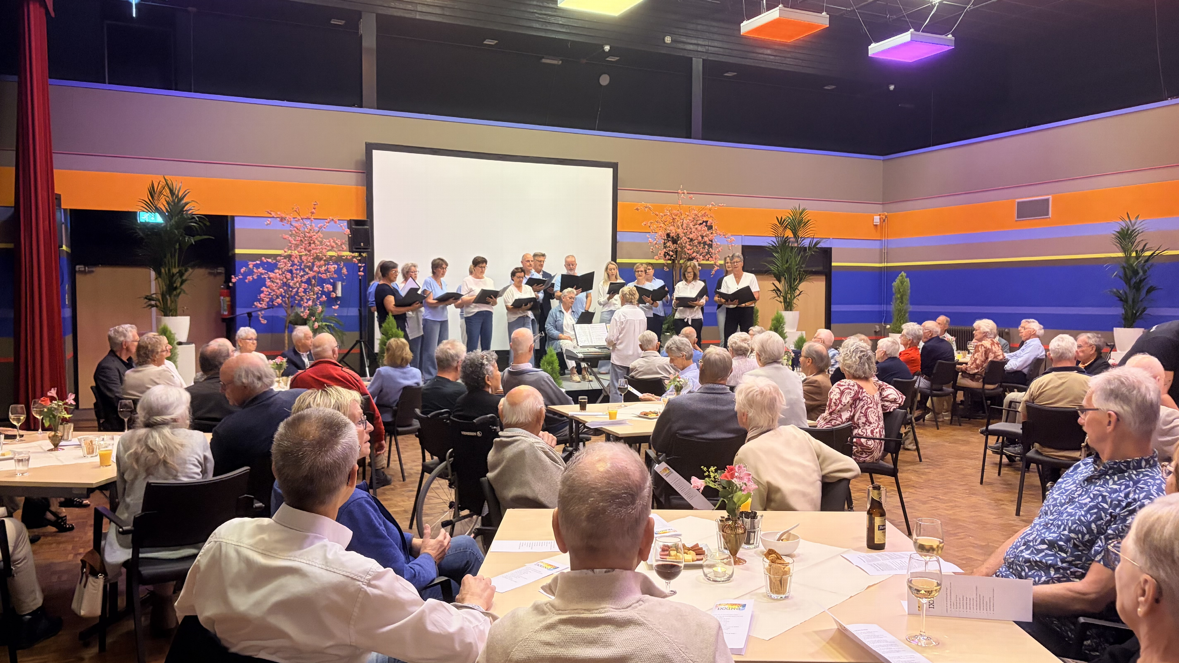 78 echtparen uit Borsele vieren minstens 50 jaar huwelijk in Heinkenszand:  'Je bent twee verschillende mensen'