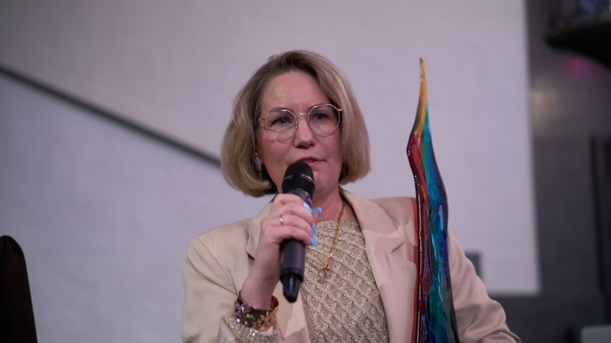 Gemma Boon uit Enschede wint titel Vrouw van het Jaar Twente