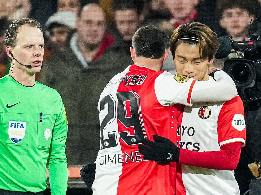 Ayase Ueda lost Santiago Gimenez bij Feyenoord af tijdens het bekerduel met AZ