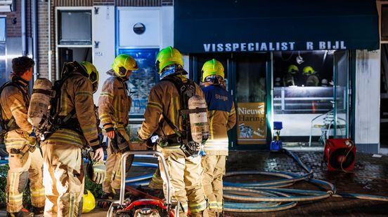 Brand in Schiedamse viswinkel | Gewonden door ongeluk op A16 bij Dordrecht. Brand in Schiedamse viswinkel | Gewonden door ongeluk op A16 bij Dordrecht.