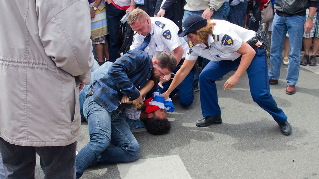 Iskandar Bwefar aangehouden op Veteranendag