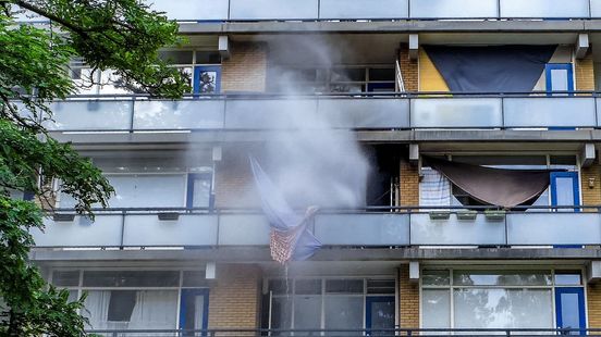 Flinke brand in flatgebouw Enschede: één persoon naar het ziekenhuis Home