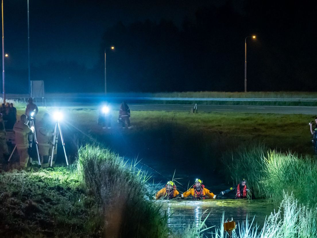 De hulpdiensten deden ook een zoekslag in het water