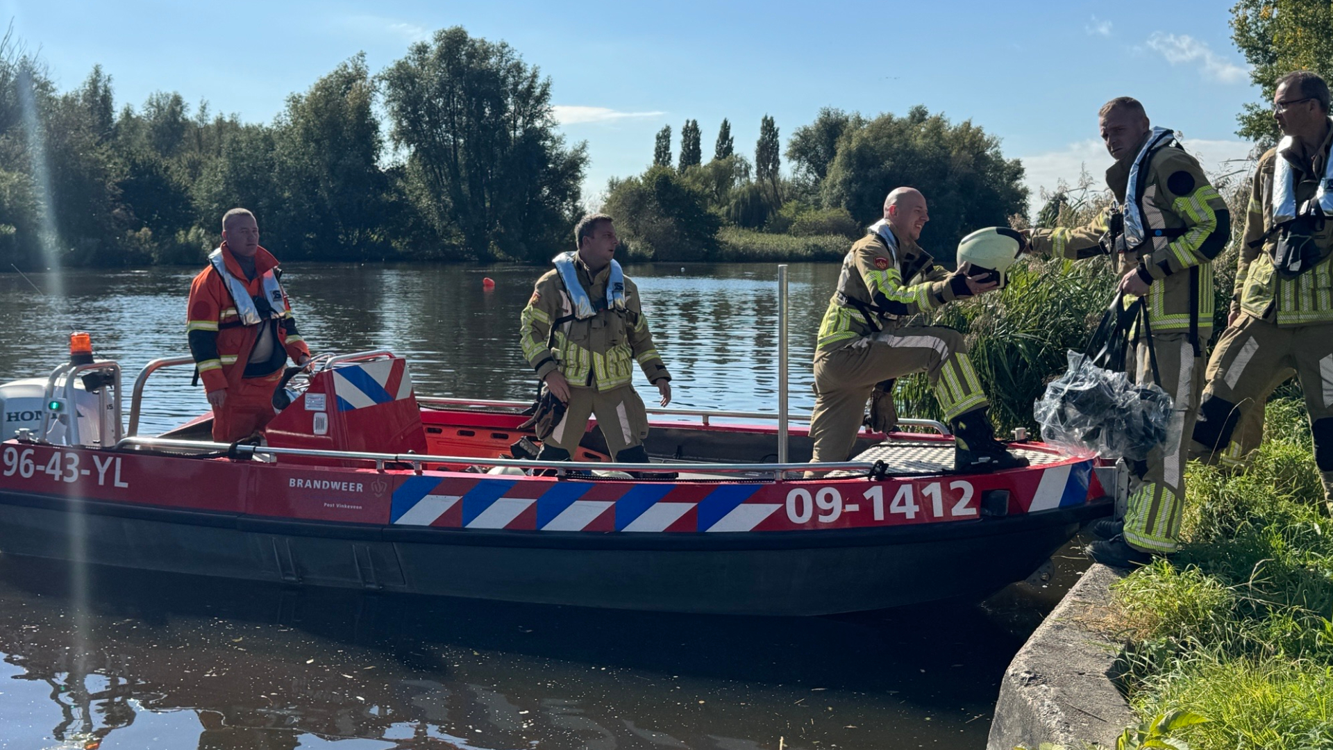 Al uren brand onder de grond, brandweer komt er moeilijk bij