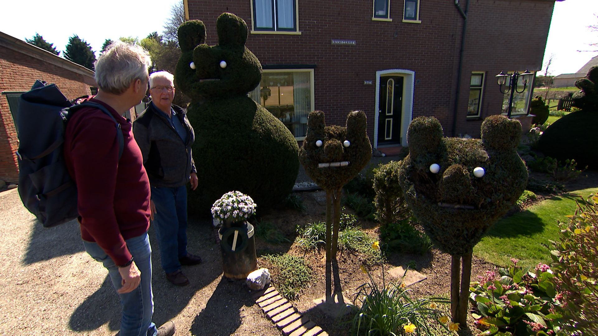 Simon verloor zijn zoon en vindt troost in zijn tuin