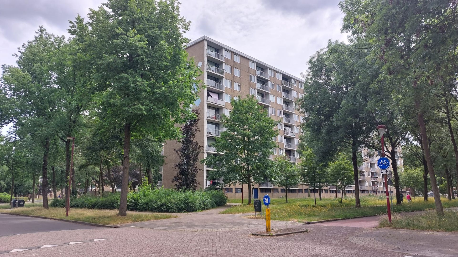 Jongen (17) Beroofd Onder Bedreiging Van Een Doorgeladen Vuurwapen ...