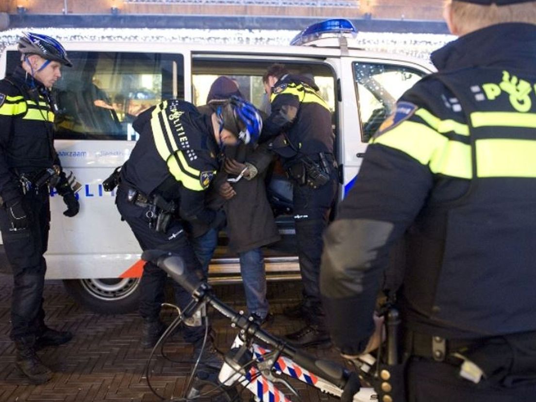 Politie pakte rellende supporters van Ajax en PSV op na bekerfinale in de Kuip