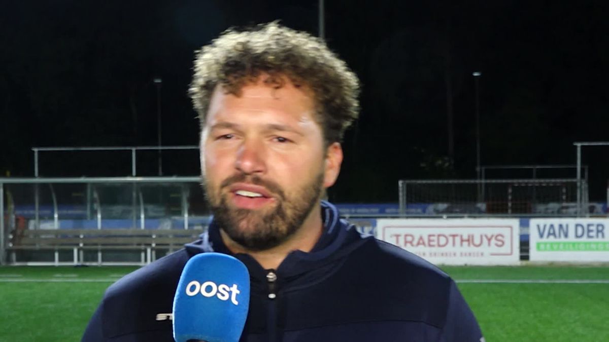 SV Losser-trainer Ron Naafs na de 4-1 winst tegen Waterwijk