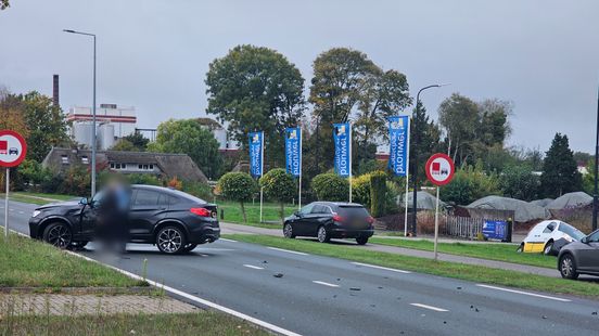 Gezochte man opgepakt bij grenscontrole | Auto in sloot na botsing. Gezochte man opgepakt bij grenscontrole | Auto in sloot na botsing.