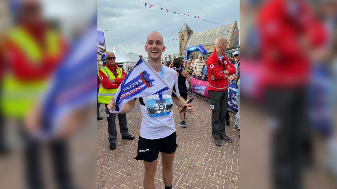 Rogier Huibregste, geboren in Vlissingen, is speciaal uit woonplaats Parijs teruggekomen voor Kustmarathon Zeeland