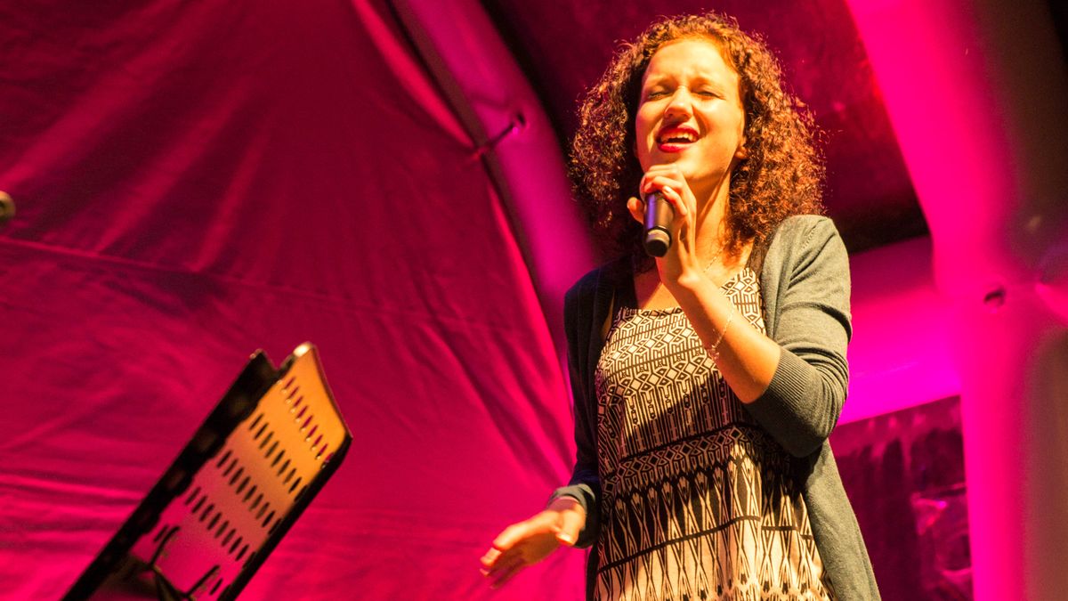 Zangeres Anne Verhart genomineerd voor Amateur Musical Award