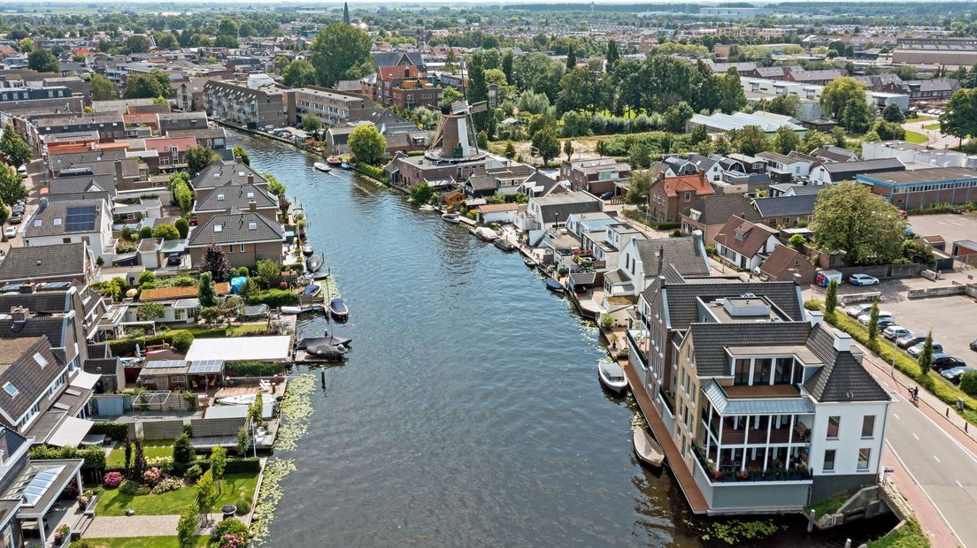 De Oude Rijn bij Bodegraven krijgt, nadat de stromingsrichting is omgekeerd, water uit de Leidsche Rijn