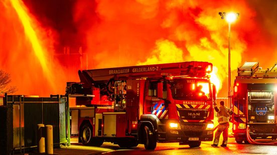 Hevige brand in container vol E-bike accu's