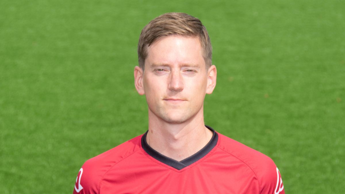 Transfercarrousel amateurvoetbal | Aanvoerder derde divisie-club tekent jaar bij