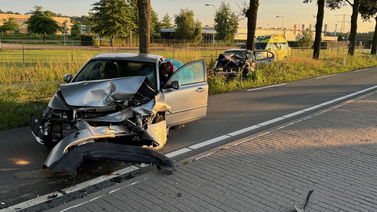 Spookrijder botst frontaal op tegenligger: twee gewonden