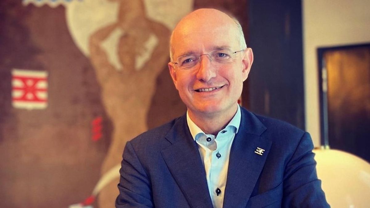 Oud-burgemeester Van Veldhuizen gaat nieuwe coalitie van Enschede verkennen