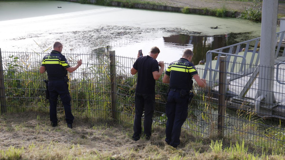 72-jarige vrouw vermist, politie doorzoekt water