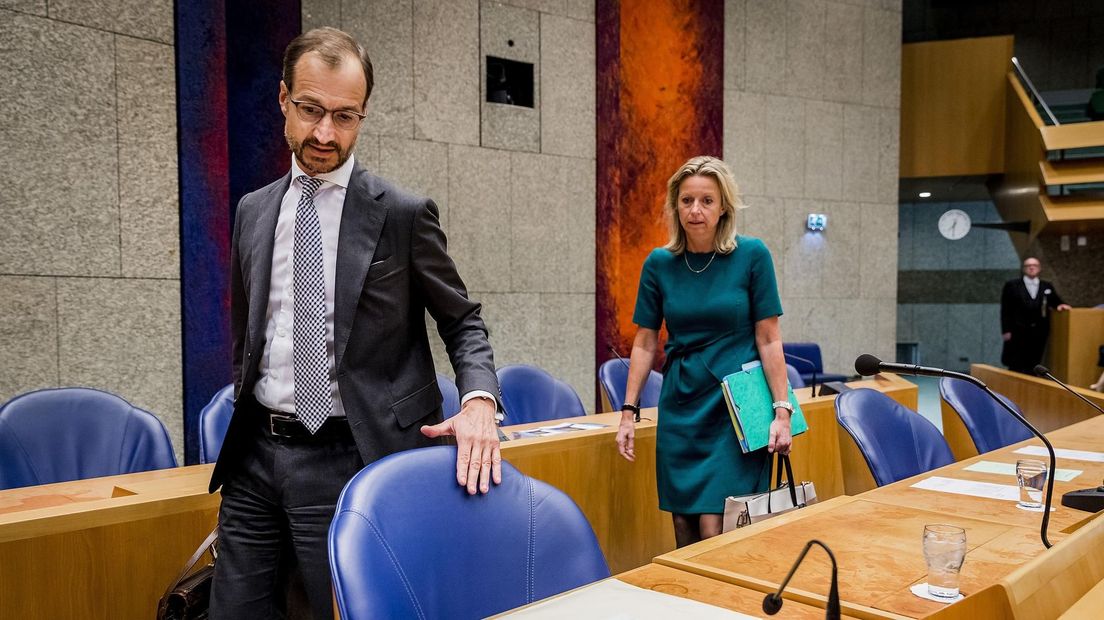 Ministers Wiebes en Ollongren in de Tweede Kamer