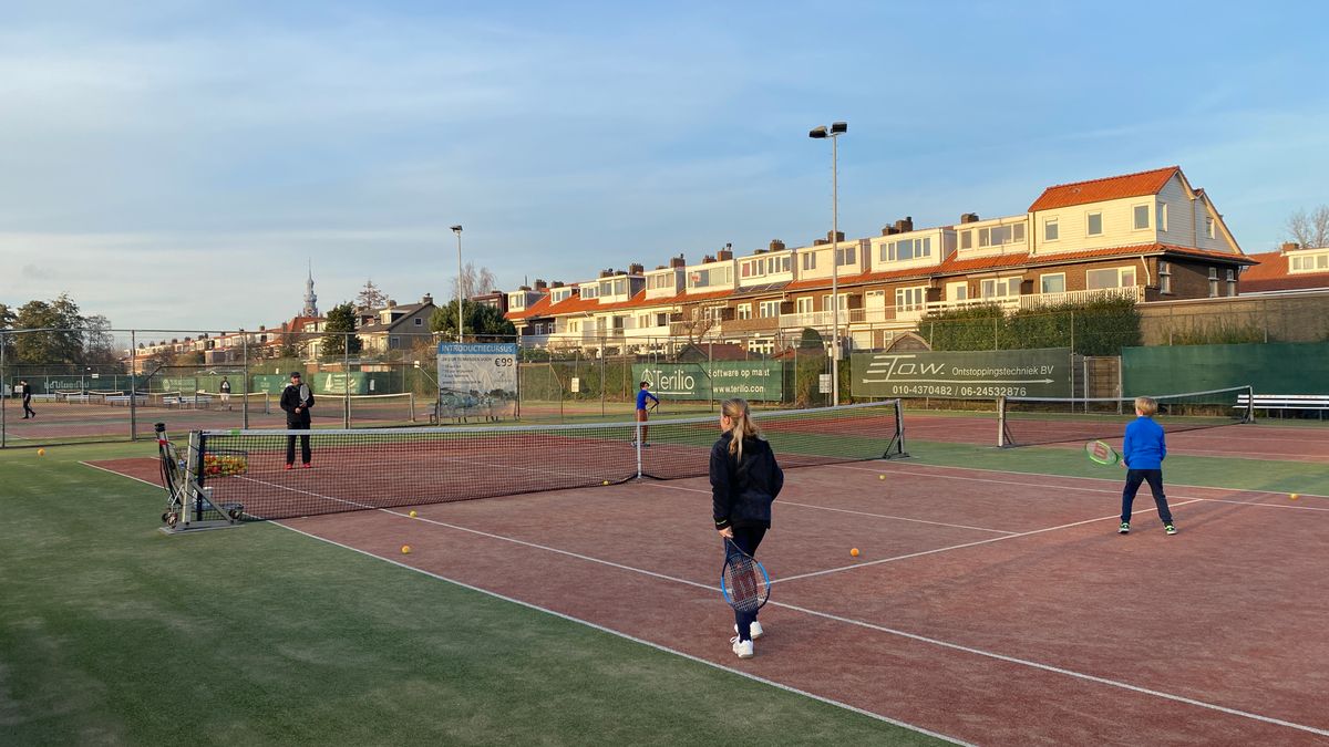 Tennisrel in Overschie na lekken geheime verkoopdeal door Dries Mosch