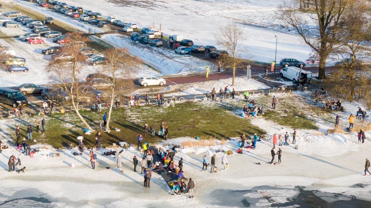 Tijdelijk parkeerverbod bij Nannewiid in Oudehaske vanwege schaatsdrukte