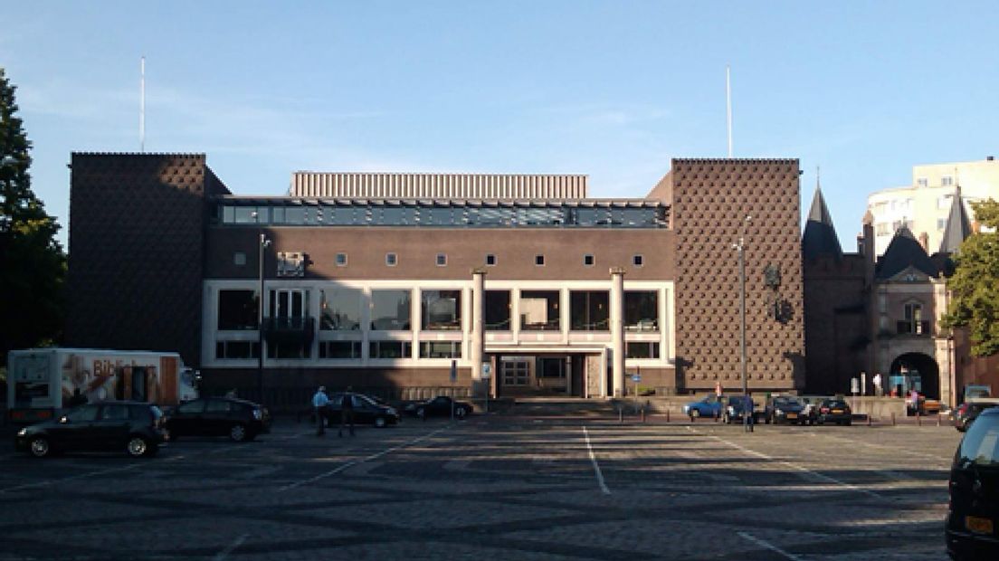 'Provincie en gemeente mogen niet investeren in doorstart Interwand'
