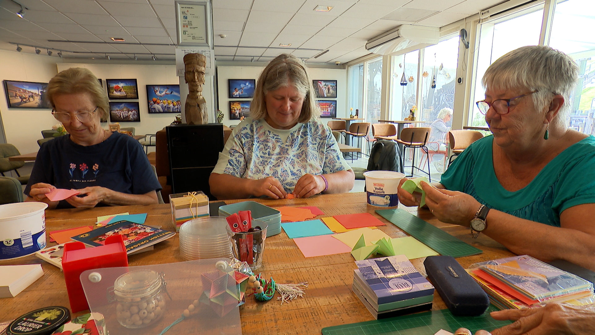 Origami Café in Westkapelle zoekt nieuwe liefhebbers: ‘Het is minder populair dan vroeger’