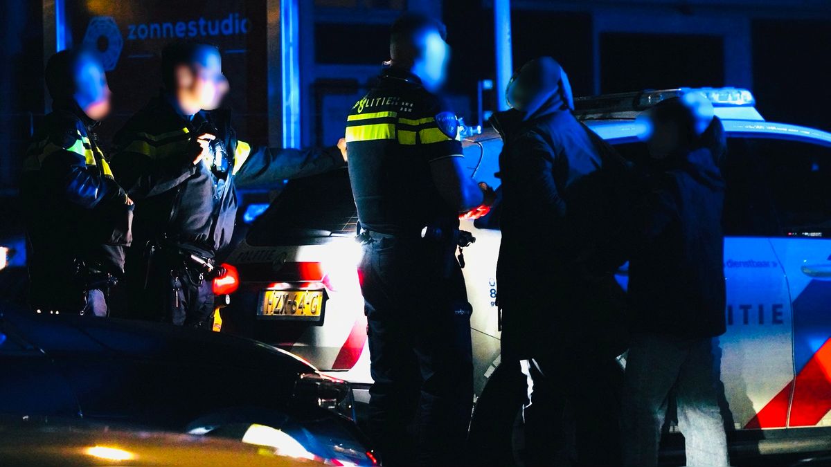 Man (29) klemgereden door politie in Oostrum vanwege roekeloos rijgedrag