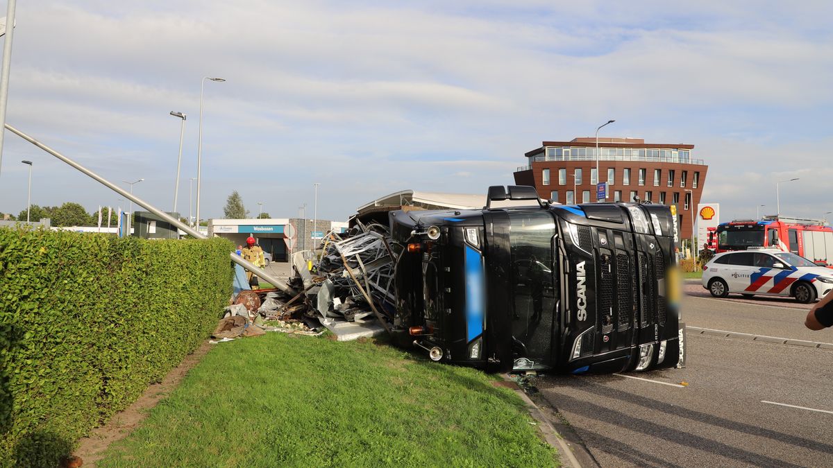 112 Nieuws: Auto uitgebrand in Vroomshoop | Motorrijder onderuit in Sibculo