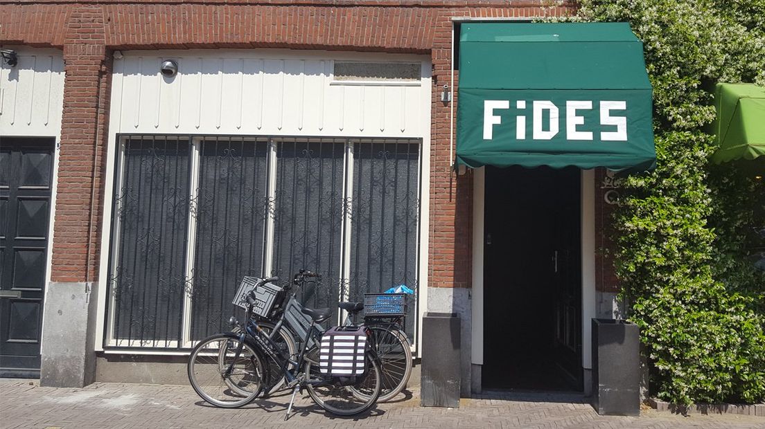 Gevel van gaysauna Fides aan de Veenkade