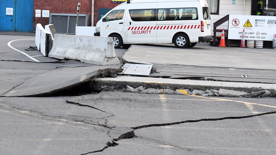 De weg is gescheurd in Wellington