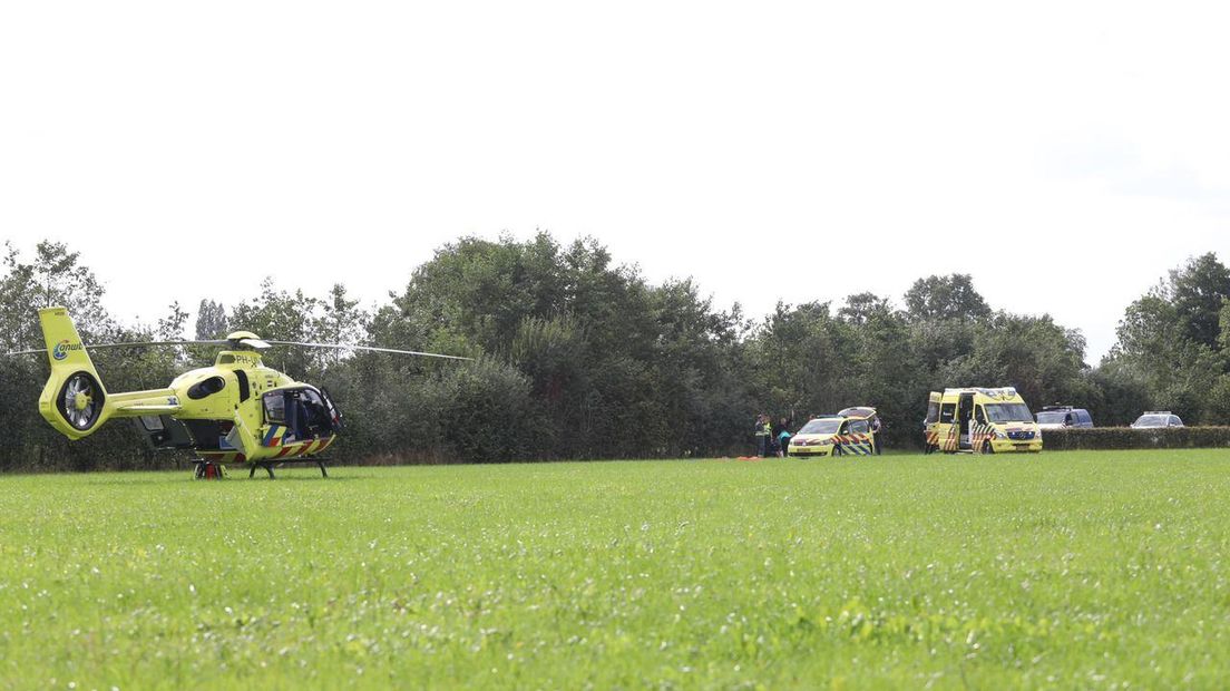Een van de slachtoffers is met een traumahelikopter afgevoerd.