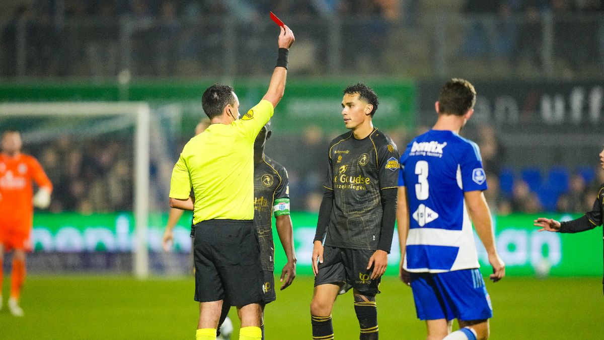 LIVE: Energieke openingsfase in Zwolle; Duijvestijn kopt naast (0-0)