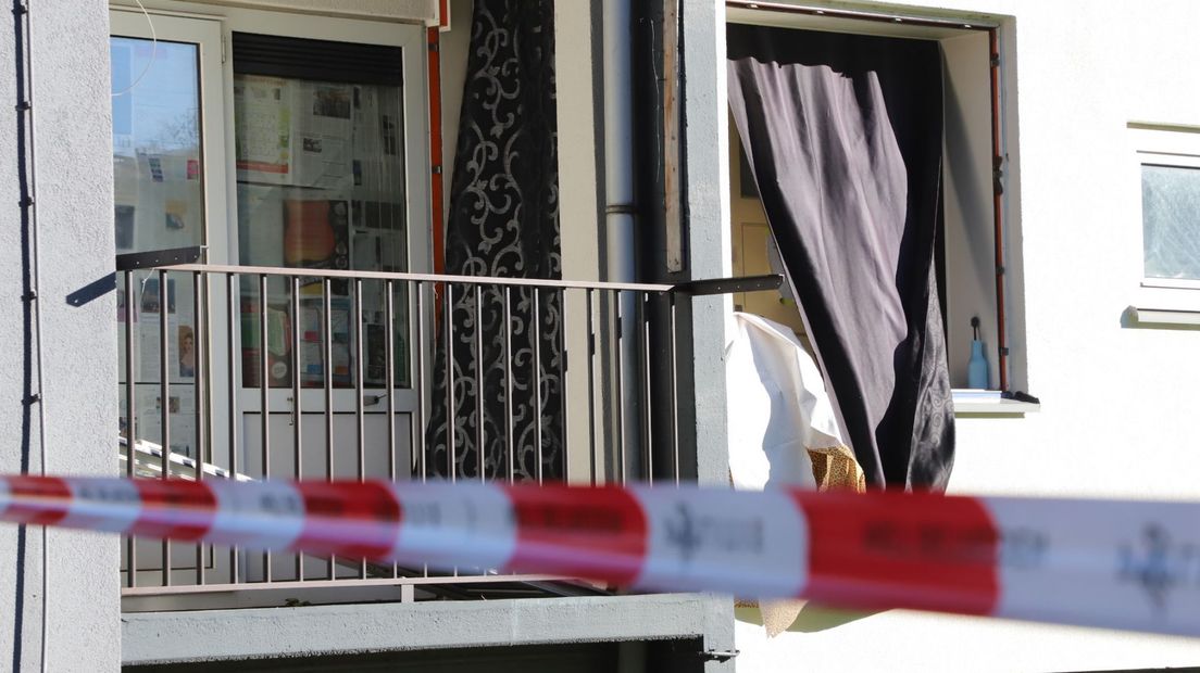 Twee kozijnen uit woning Maartensdijklaan geblazen na explosie
