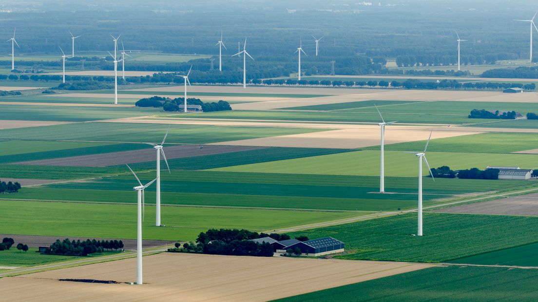 In de Veenkoloniën worden vanaf dit jaar windmolens gebouwd (Rechten: ANP/Robin van Lonkhuijsen)
