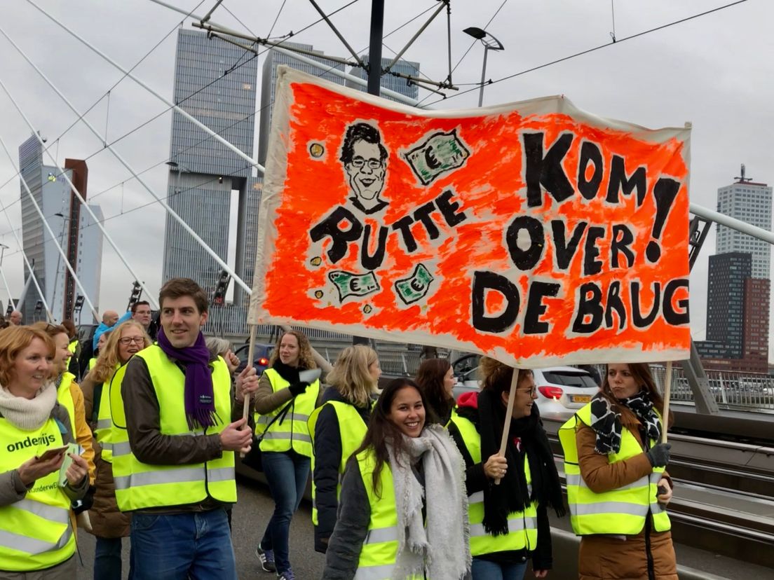 De protestmars over de Erasmusbrug in november.
