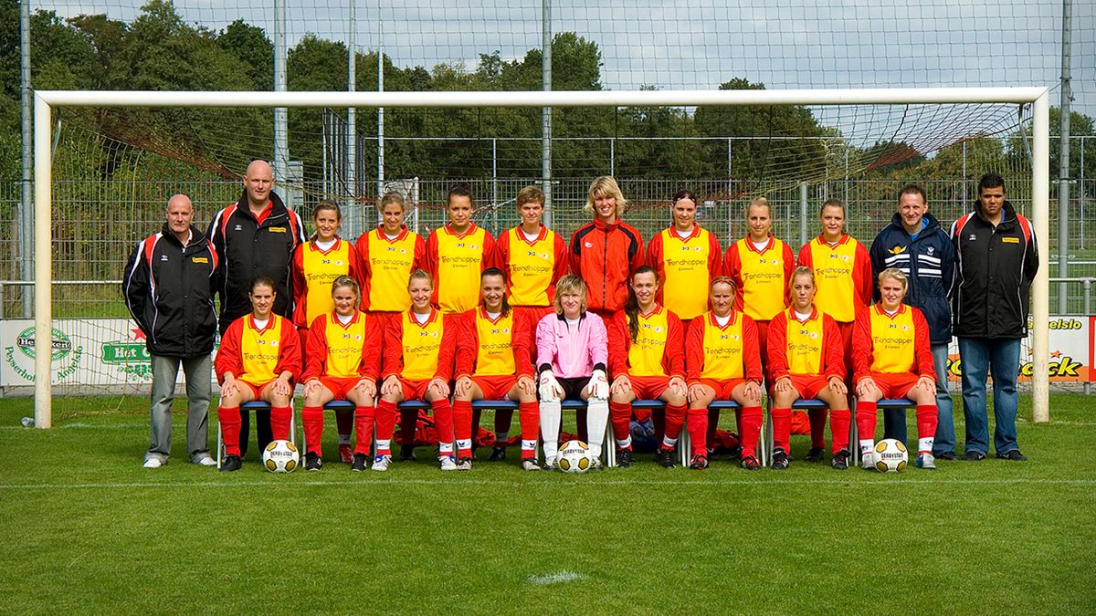 Voetbaldames SC Angelslo Drents kampioen