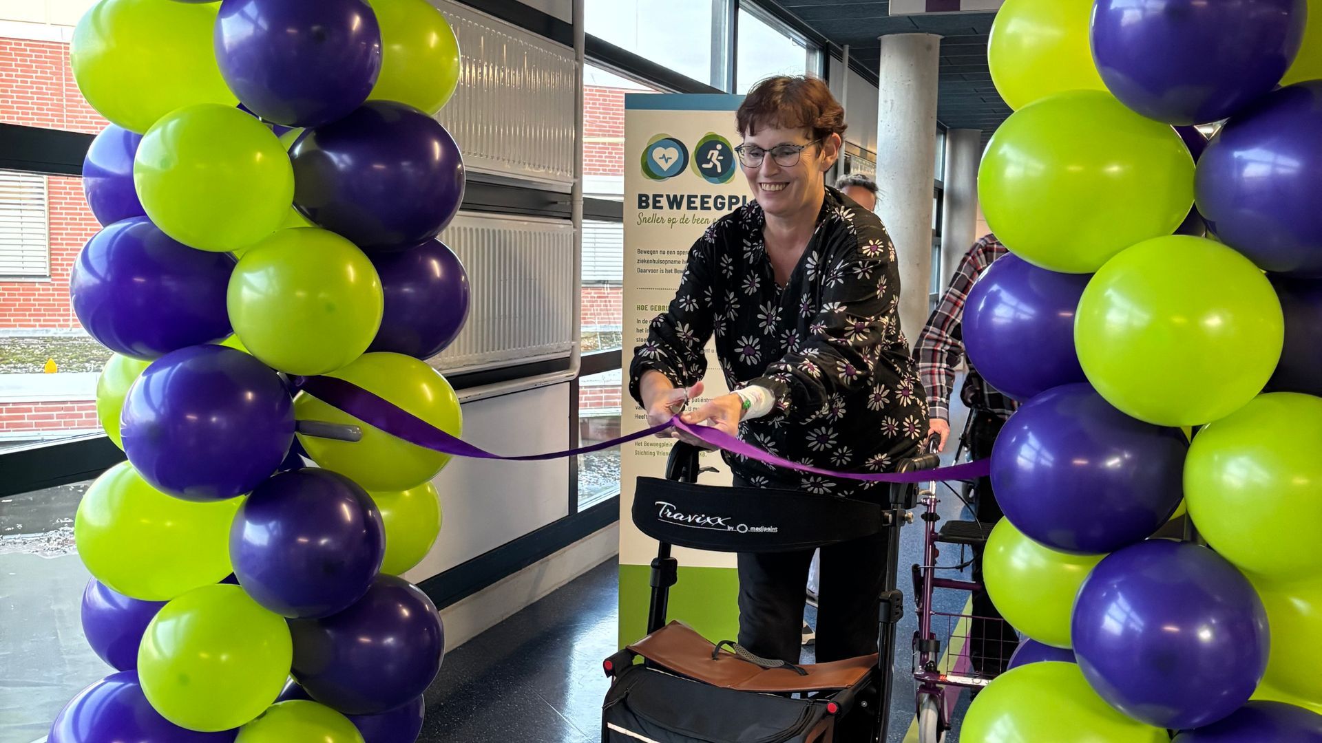 Opening van de looproute door patiënten.