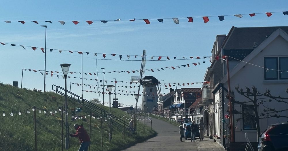 Wemeldinge warmt op voor Koningsdag: na 10 jaar doet het hele dorp weer
