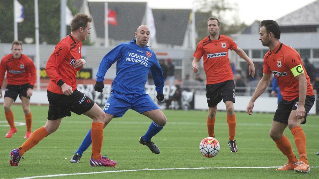 Johan Plat, Martijn Tjon-A-Njoek en Stefan Stefan tijdens Katwijk - FC Rijnvogels.