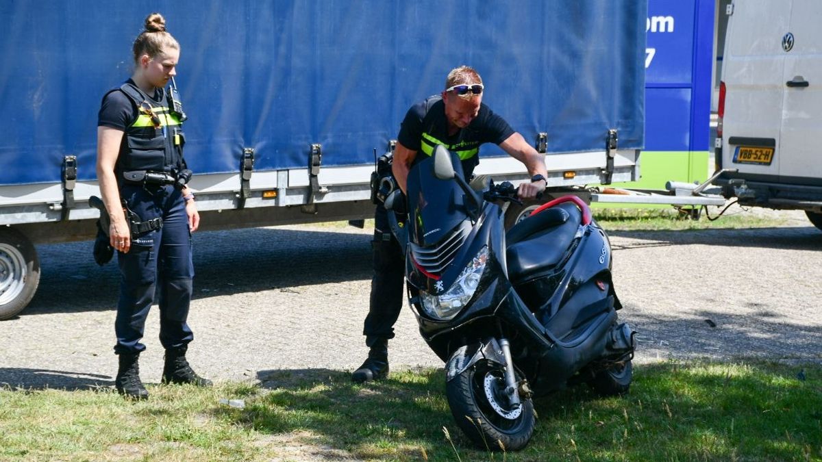 Scooterrijder gewond bij aanrijding met bestelbus in Sibculo