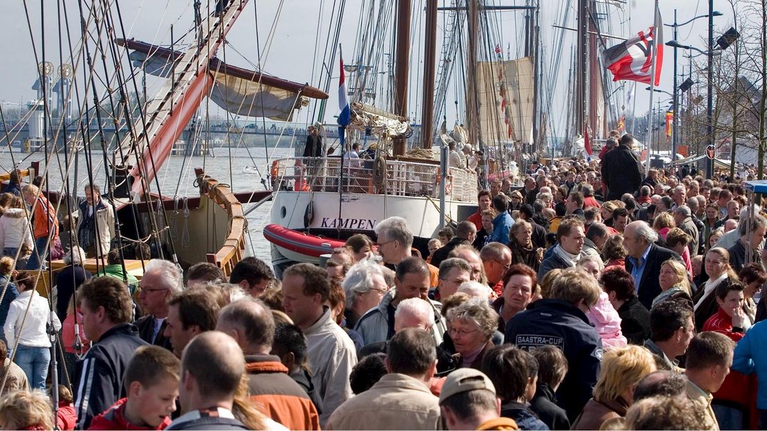 Drukte tijdens Sail Kampen in 2010