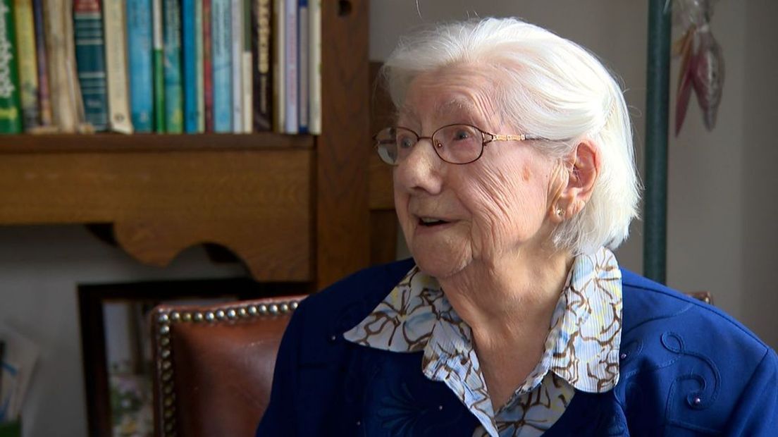De 102-jarige mevrouw Piek.