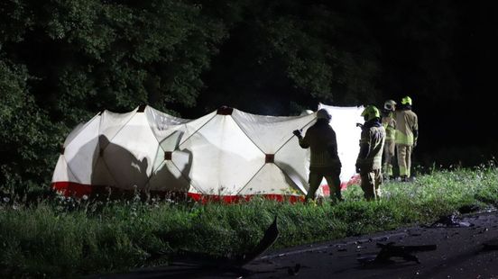 Vrouw overlijdt bij zwaar ongeluk. Vrouw overlijdt bij zwaar ongeluk.