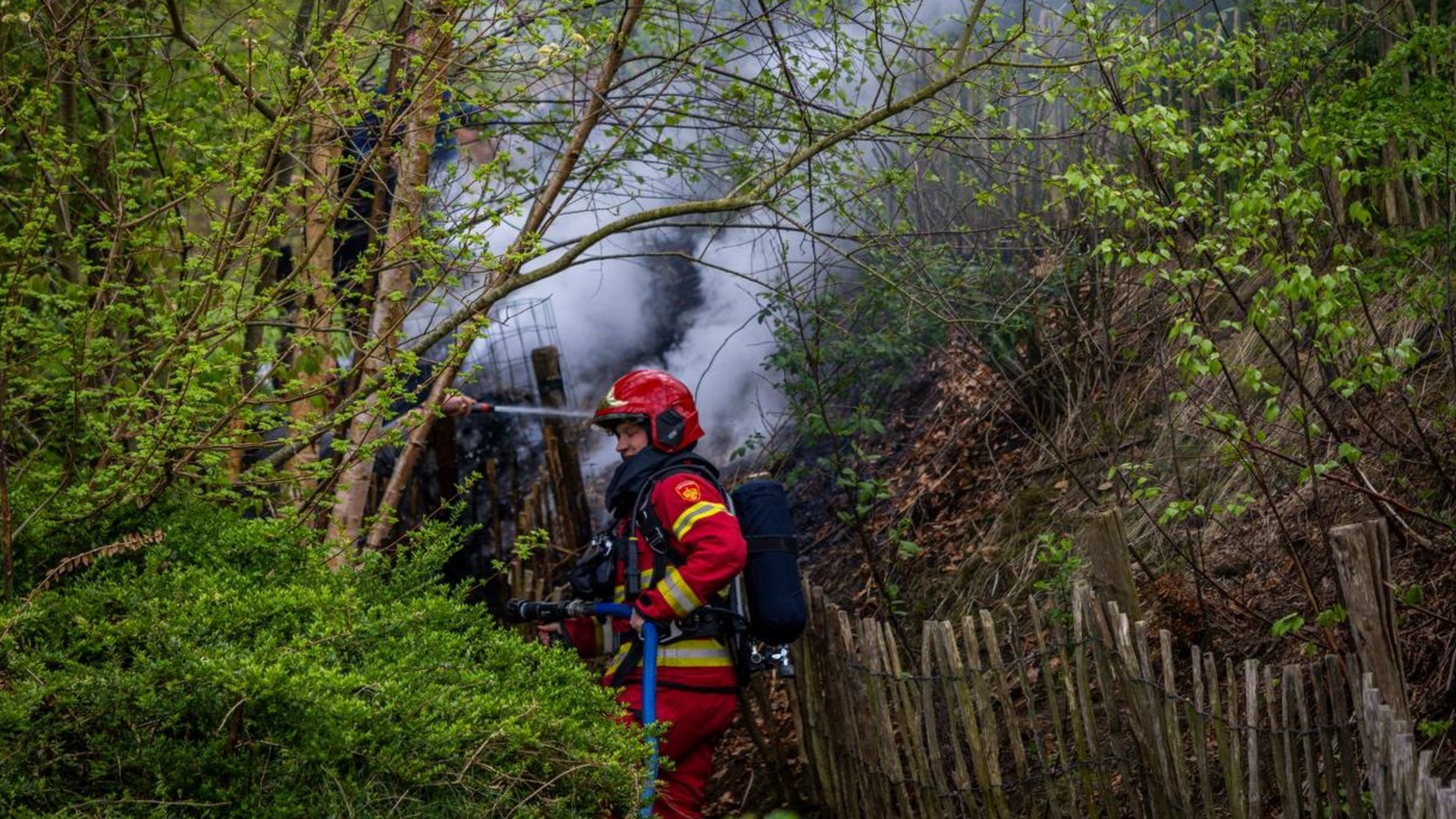 112-nieuws: Brandweer blust composthoop in Niekerk • Westerwoldse (18) opgepakt voor steekpartij