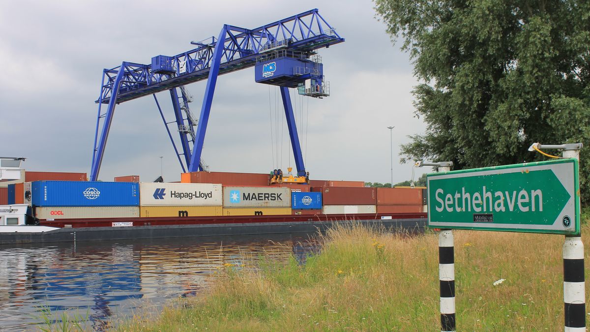 Extra drukte bij haven van Meppel vanwege afsluiting van Twentekanaal door droogte