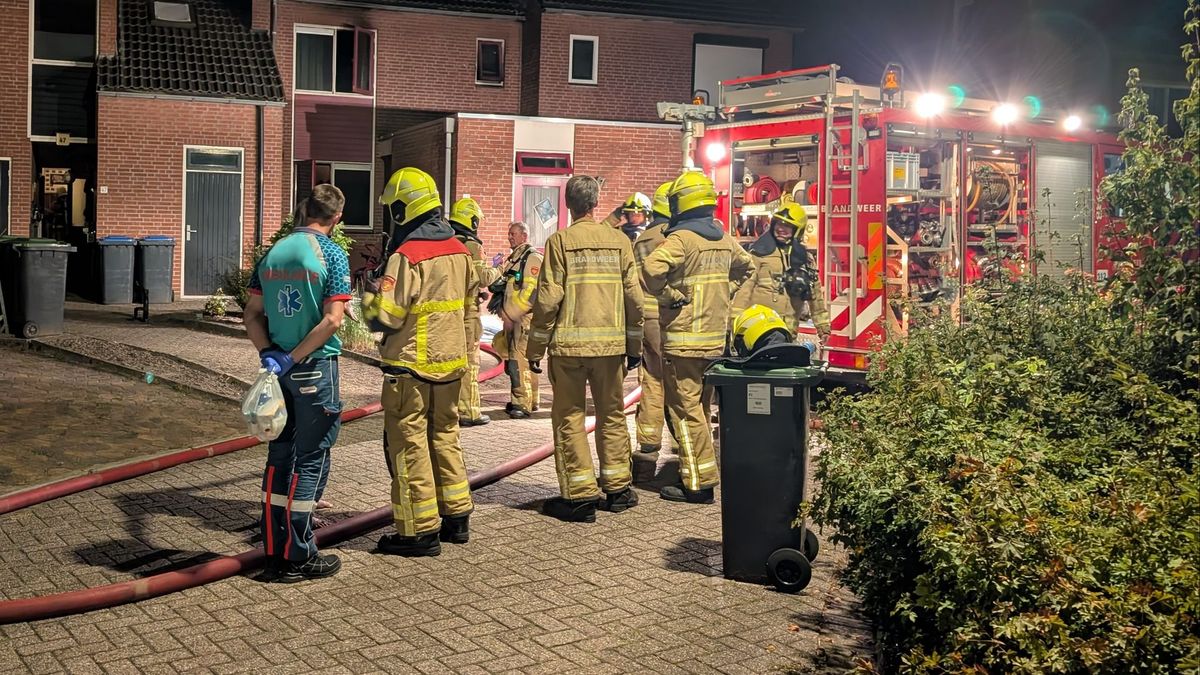 Omwonenden horen bewoner in tuin om hulp roepen bij woningbrand