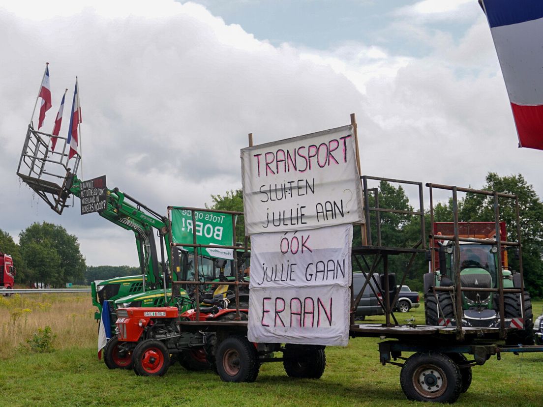 Boeren protesteren bij uittocht Truckstar